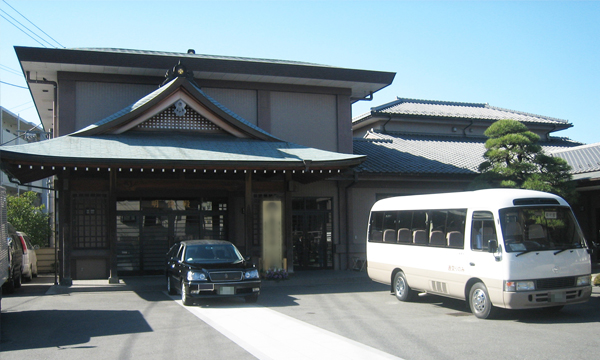 行徳駅前ホール（明徳殿）